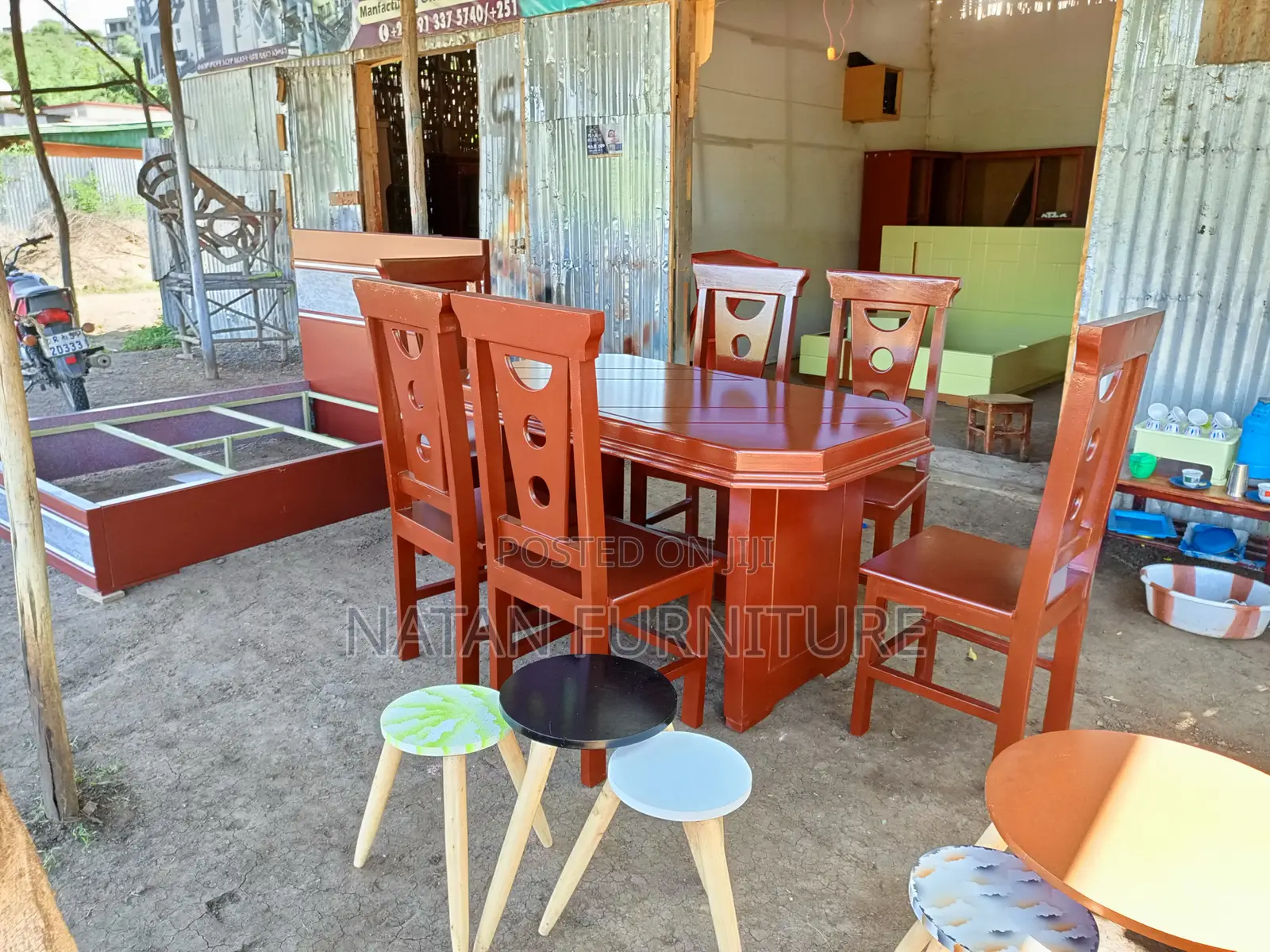 Dining Table Withe Six Chairs ዳይኒንግ የመመገቢያ ጠረጵዛ ባለ ስድስት ወንበር