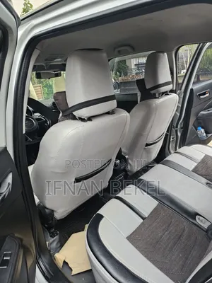 Suzuki Swift 2021 Silver