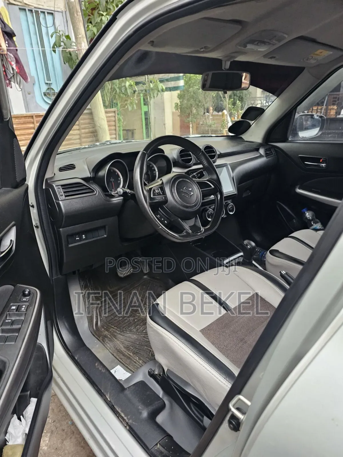 Suzuki Swift 2021 Silver