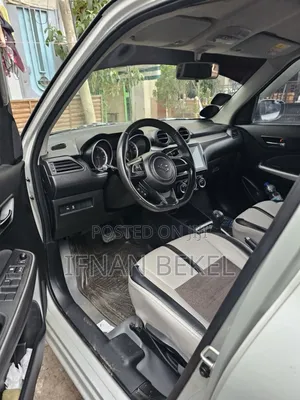 Suzuki Swift 2021 Silver