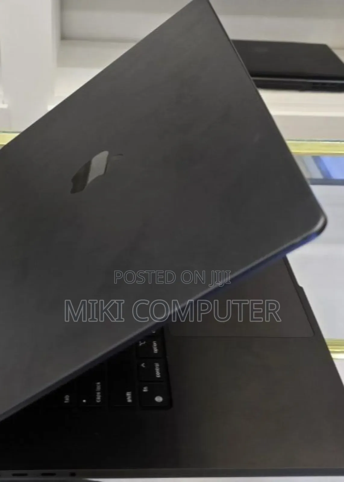 New Laptop Apple MacBook Pro 2023 M3 Max 16-Inch 16GB Intel SSD 512GB