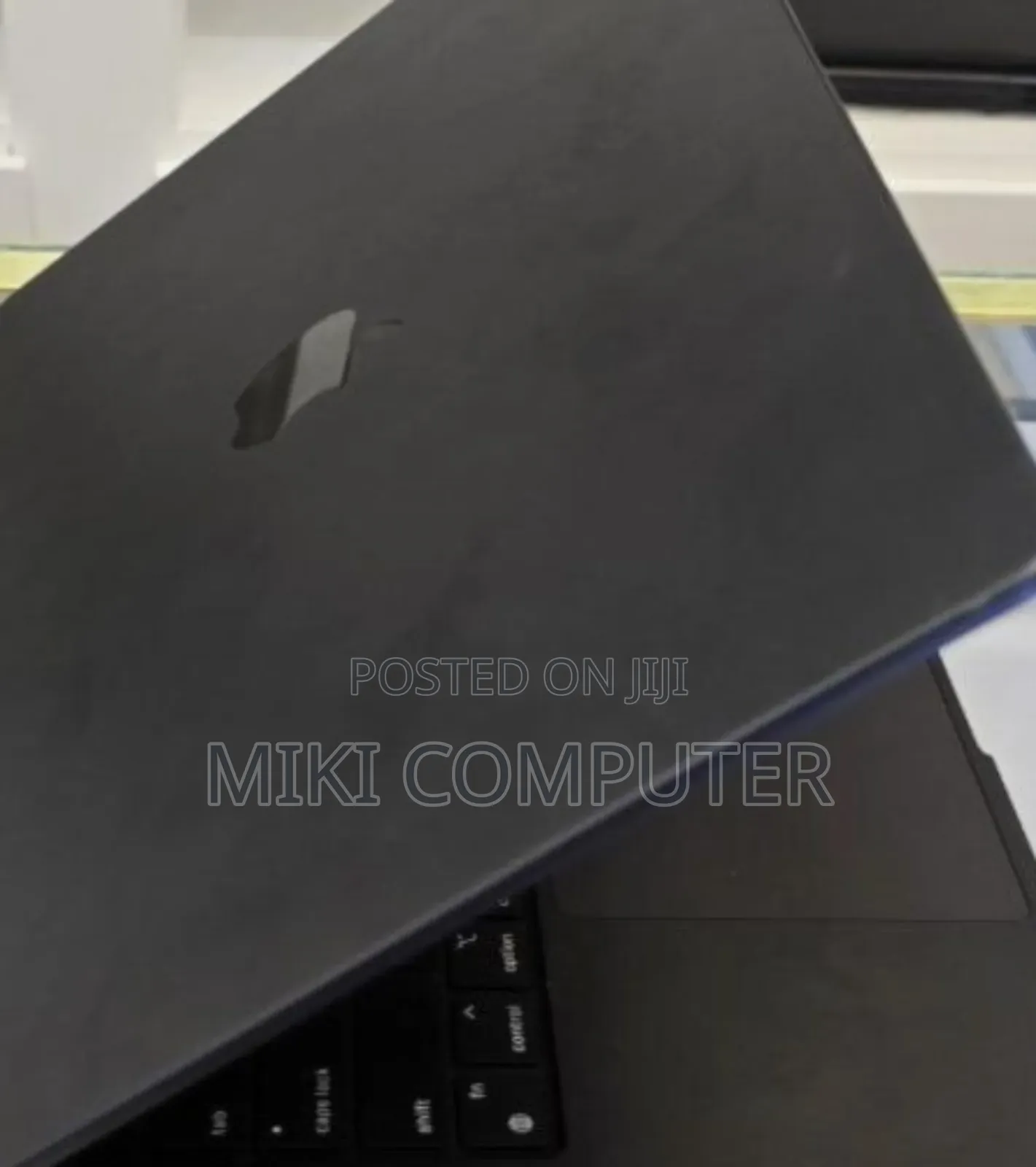 New Laptop Apple MacBook Pro 2023 M3 Max 16-Inch 16GB Intel SSD 512GB