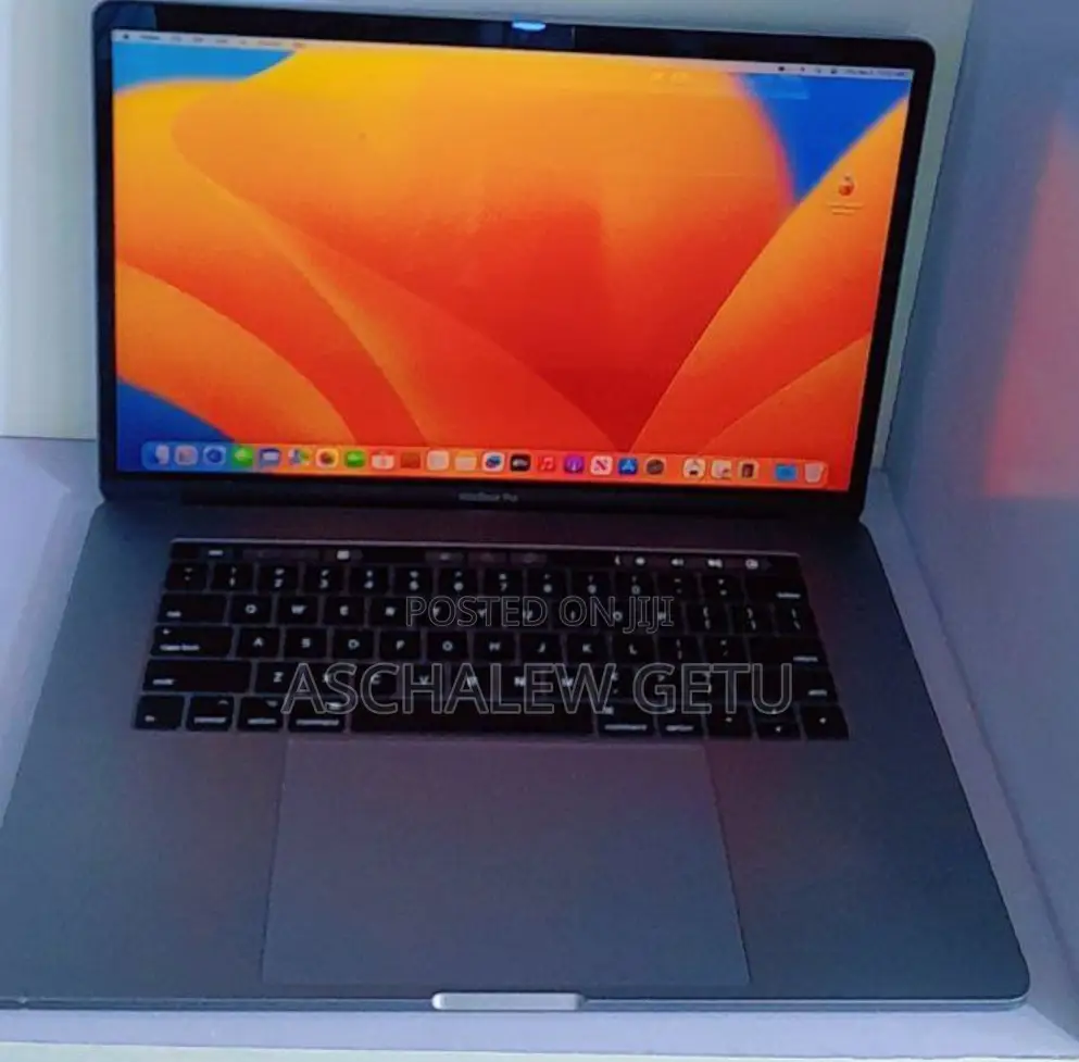 New Laptop Apple MacBook Pro 2017 16GB Intel Core I7 SSD 512GB