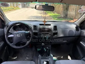 Toyota Hilux 2014 Gold