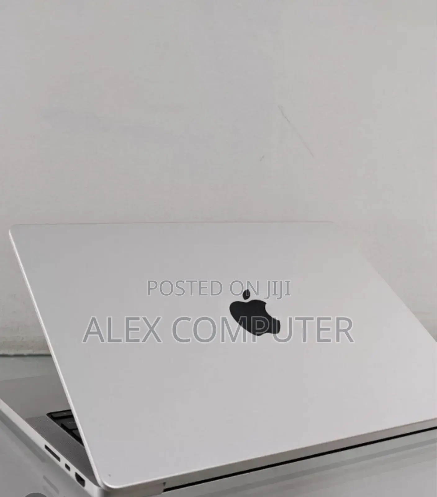 New Laptop Apple MacBook Pro M1 16GB Apple M1 Pro SSD 1T