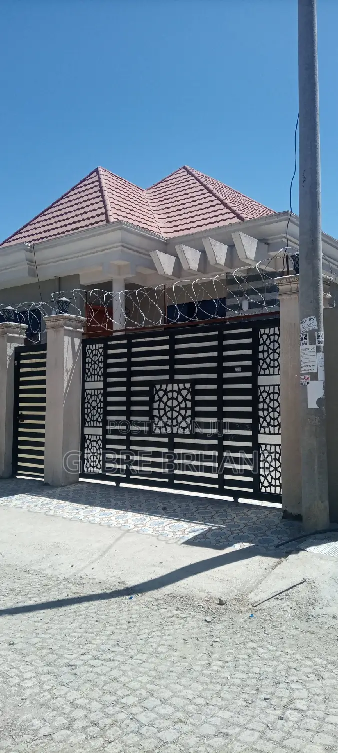 3bdrm Villa in Vila, Yeka for rent