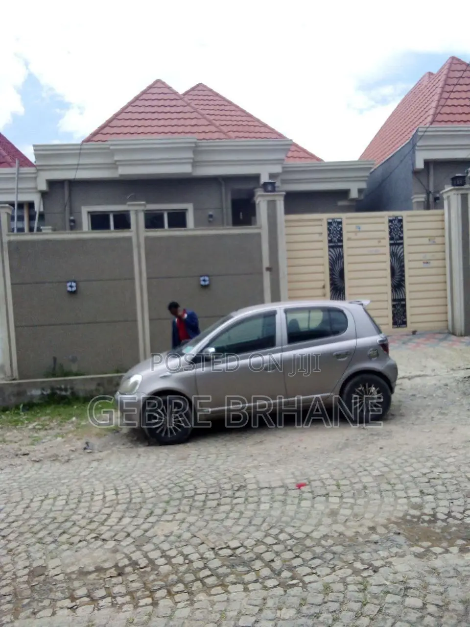 3bdrm Villa in Vila, Yeka for rent