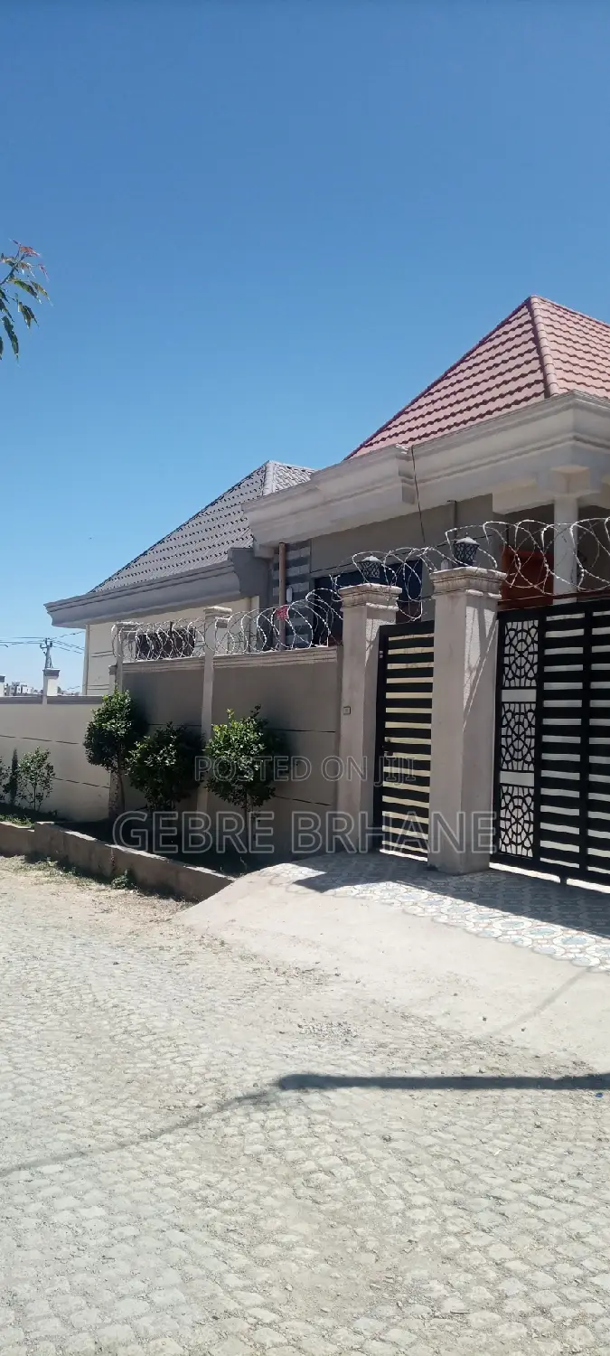 3bdrm Villa in Vila, Yeka for rent