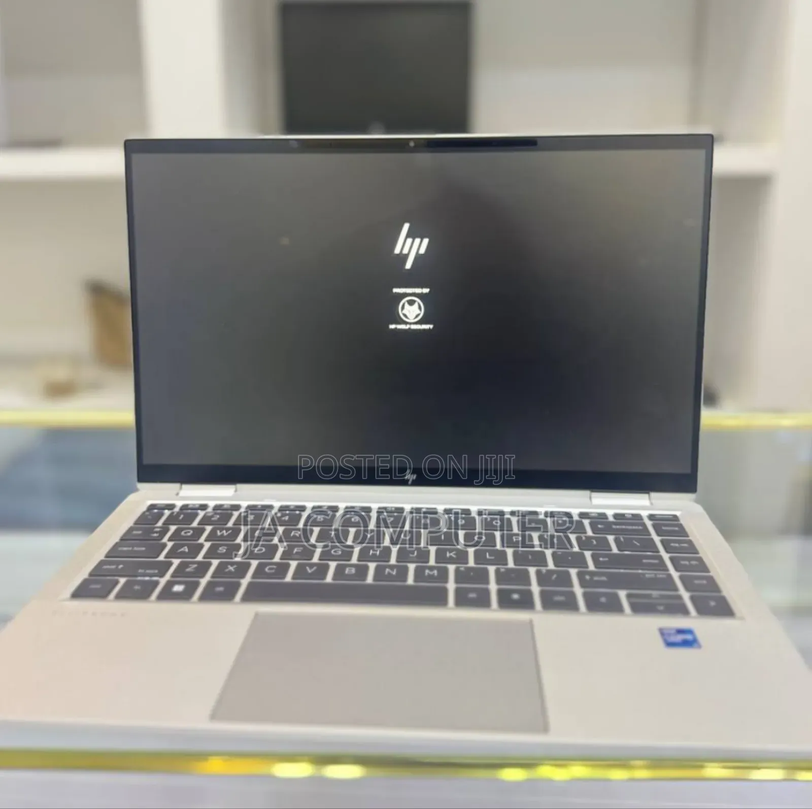 New Laptop HP EliteBook 1040 G8 16GB Intel Core I7 SSD 512GB