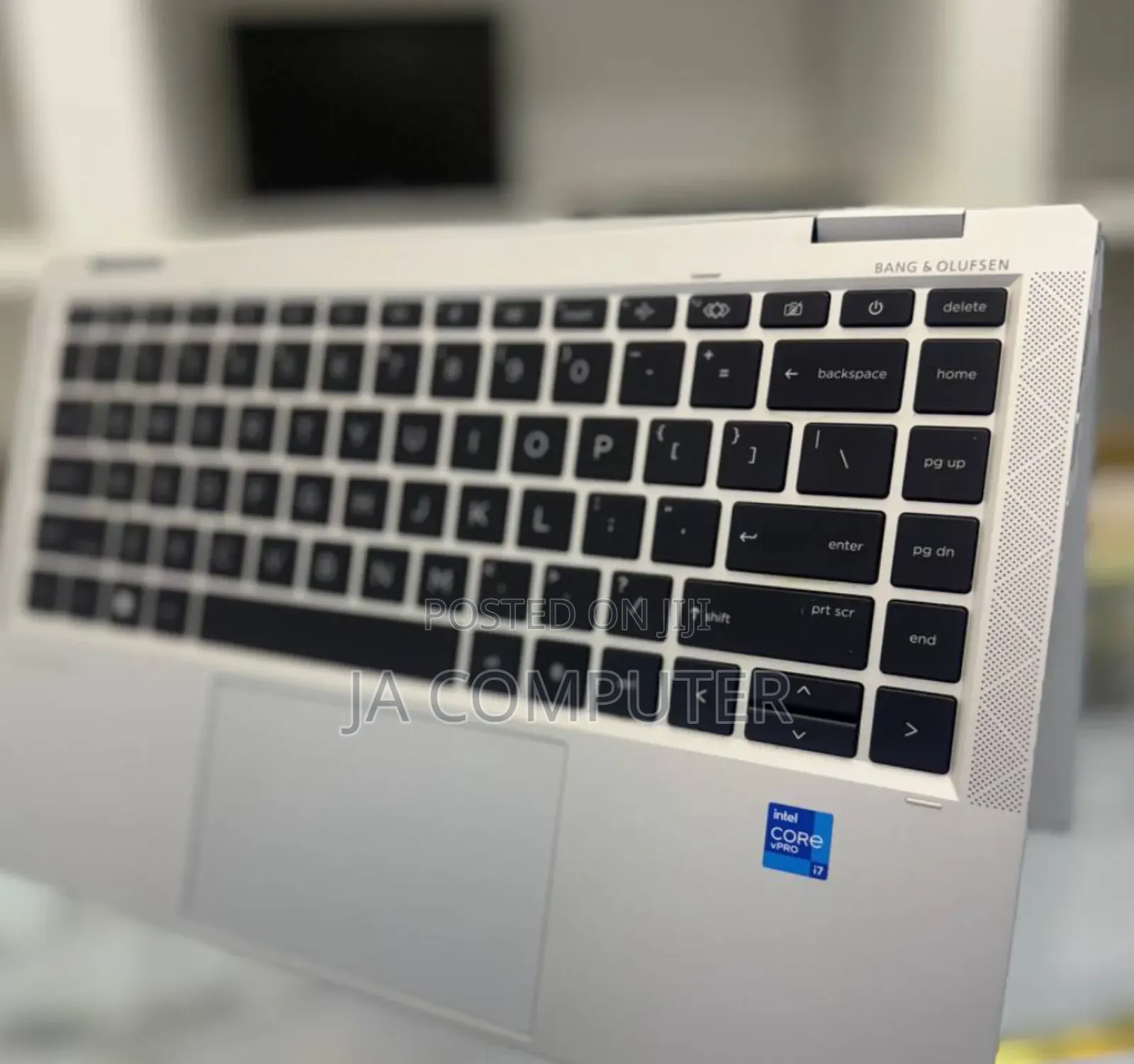 New Laptop HP EliteBook 1040 G8 16GB Intel Core I7 SSD 512GB