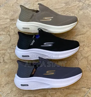 Photo - Skechers Very Quality Smooth Shoes Made in Vietnam 