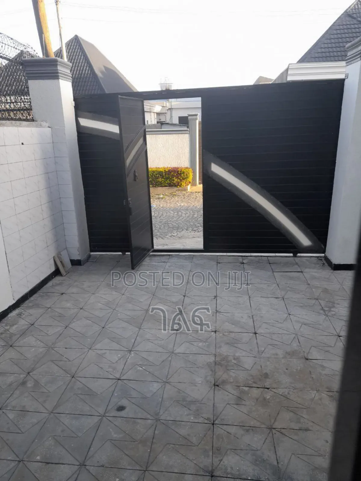 3bdrm Villa in የግል ቅንጡ ቪላ, Bole for sale