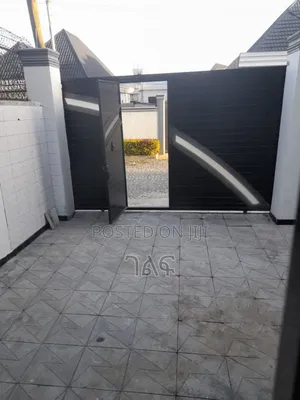 3bdrm Villa in የግል ቅንጡ ቪላ, Bole for sale