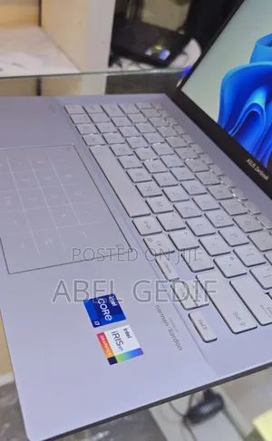 New Laptop Asus Zenbook 14 UX434 16GB Intel Core I7 SSD 1T