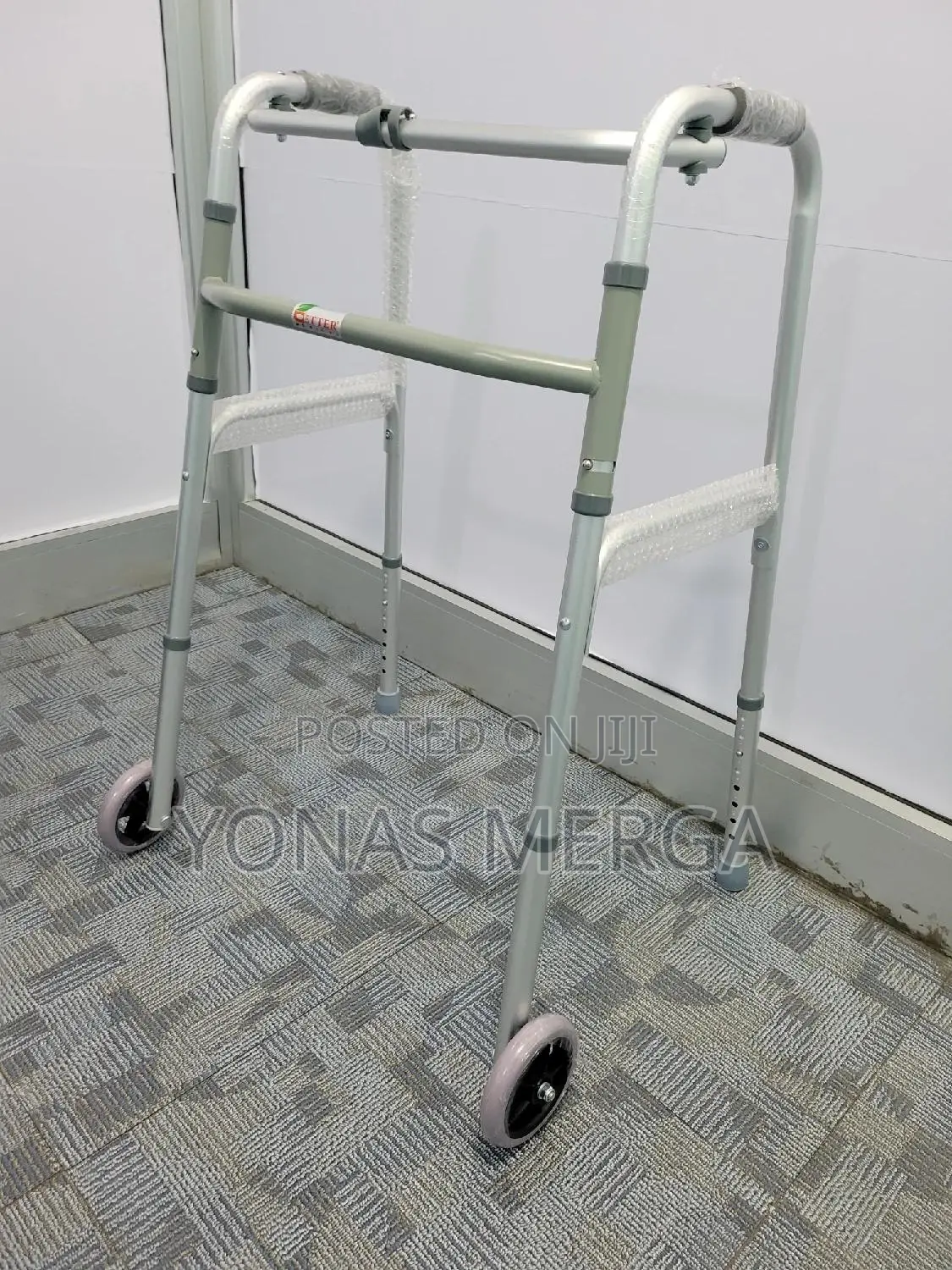 Walking ፺癒walker||Comfortable Molded Hand Grips,Steel Cross