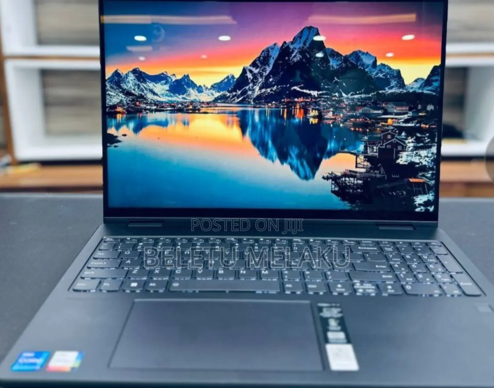 New Laptop Lenovo Yoga 7i 16GB Intel Core I7 SSD 512GB