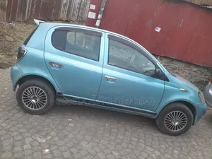 Toyota Vitz 2001 Blue