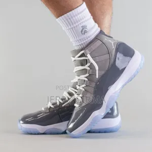 Photo - Jordan 11 Cool Grey