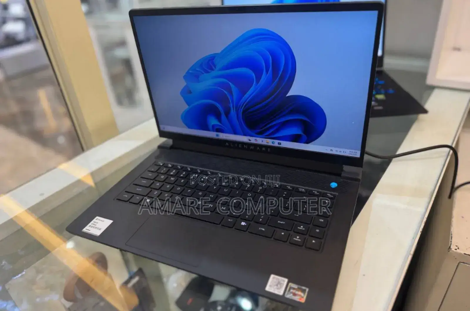 New Laptop Dell Alienware M15 16GB AMD Ryzen 7 SSD 512GB