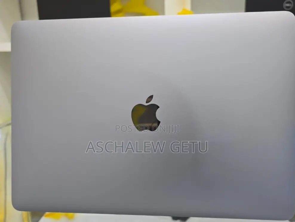 New Laptop Apple MacBook Pro M1 8GB Apple M1 SSD 256GB