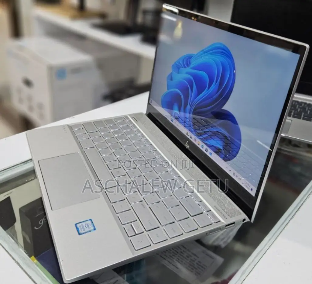 New Laptop HP Envy X360 8GB Intel Core I5 SSD 512GB