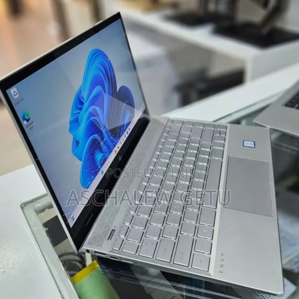 New Laptop HP Envy X360 8GB Intel Core I5 SSD 512GB