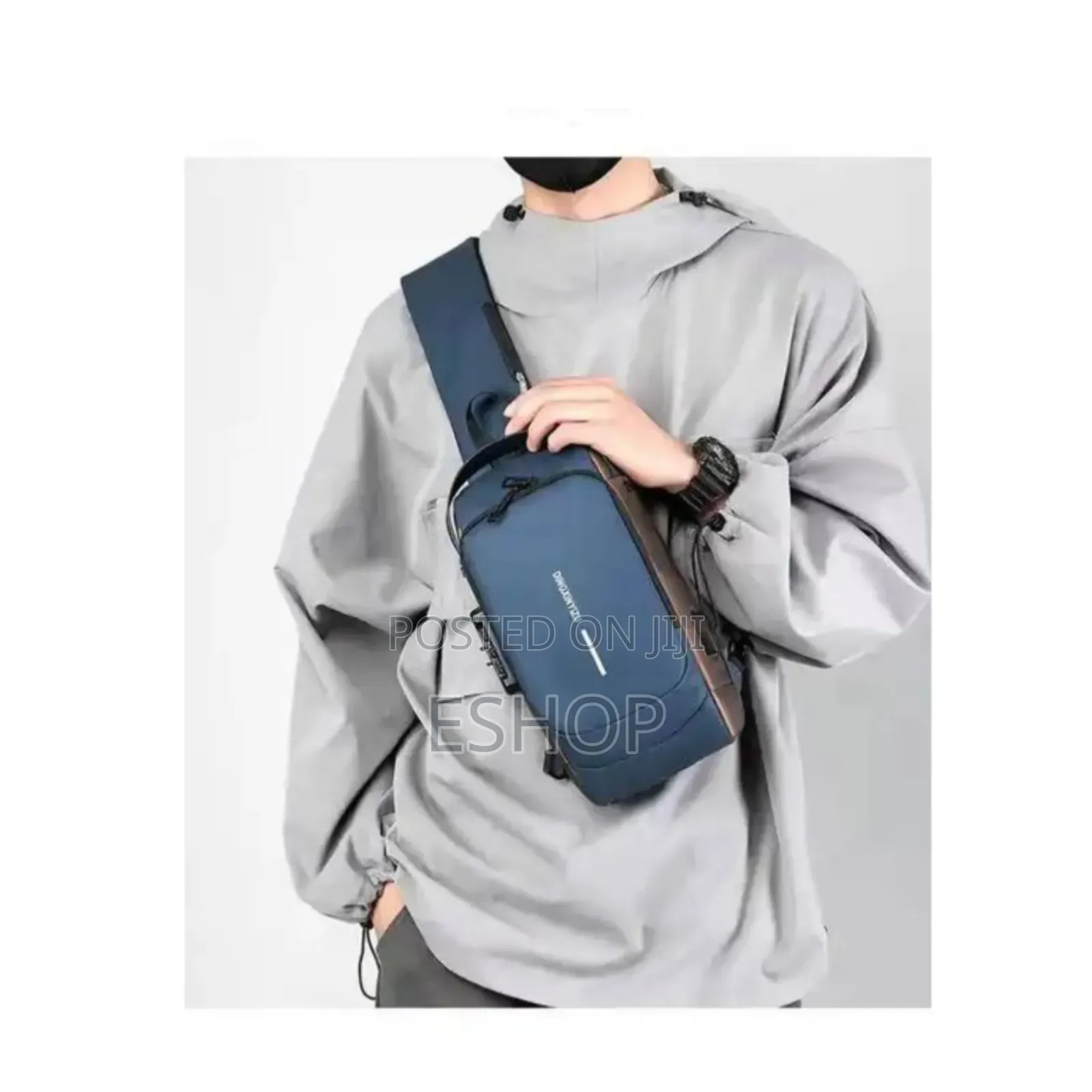 **Adjustable Shoulder Bag – Perfect for Work Leisure**