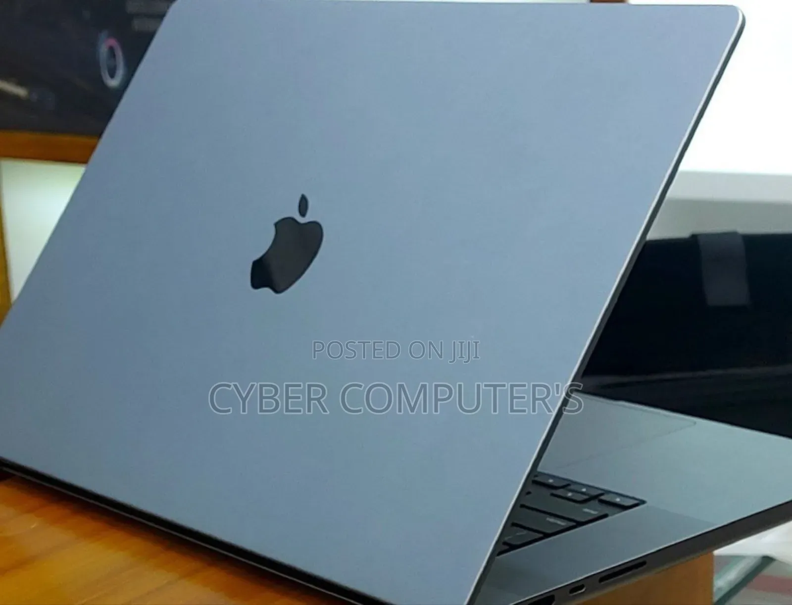 New Laptop Apple MacBook Pro M1 1GB Apple M1 Pro SSD 1T