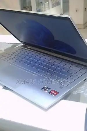 New Laptop HP 8GB AMD Ryzen 5 SSD 512GB
