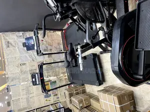 Photo - New Imported Adidas T19 የመሮጫ ማሽን