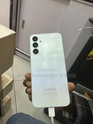 Photo - New Samsung Galaxy A25 256 GB White