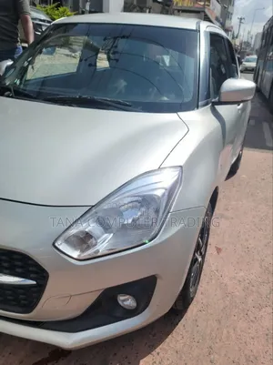 Photo - Suzuki Swift 2022 White