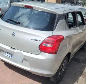 Suzuki Swift 2022 White