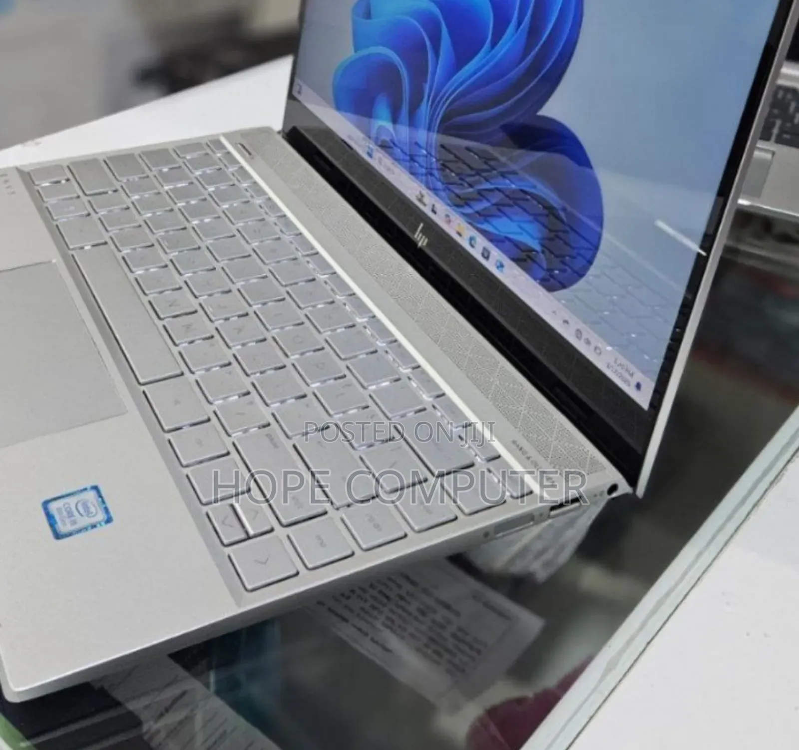 New Laptop HP Envy X360 8GB Intel Core I5 SSD 512GB