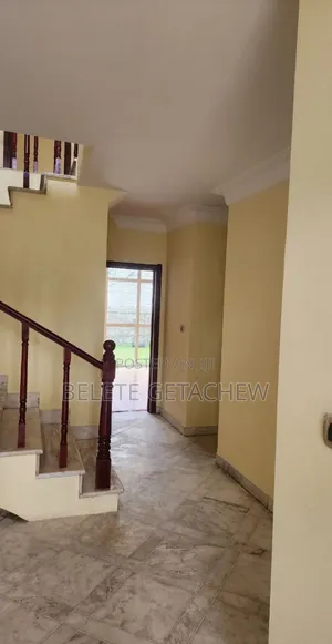 5bdrm House in Ccd Compound , G+1, North Shewa for sale