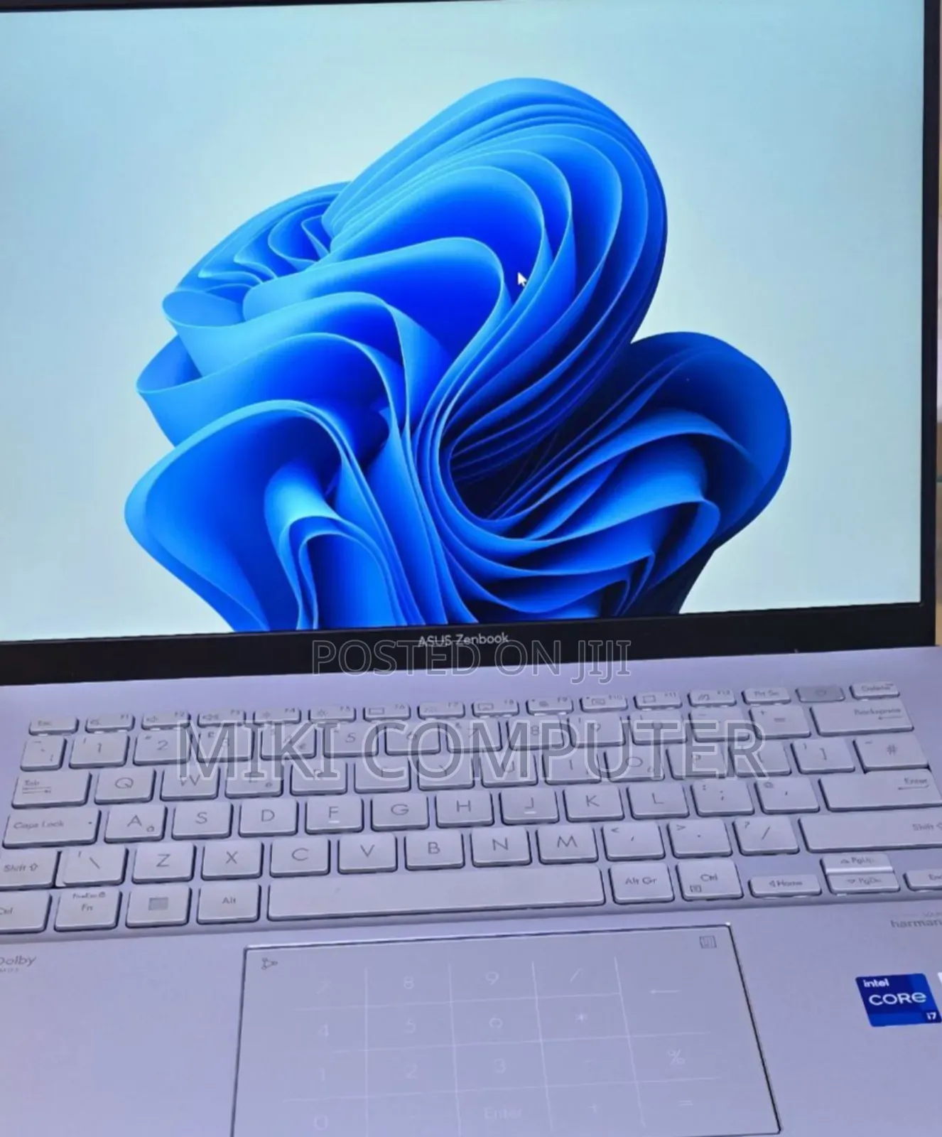 New Laptop Asus ZenBook UX330UA 16GB Intel Core I7 SSD 512GB