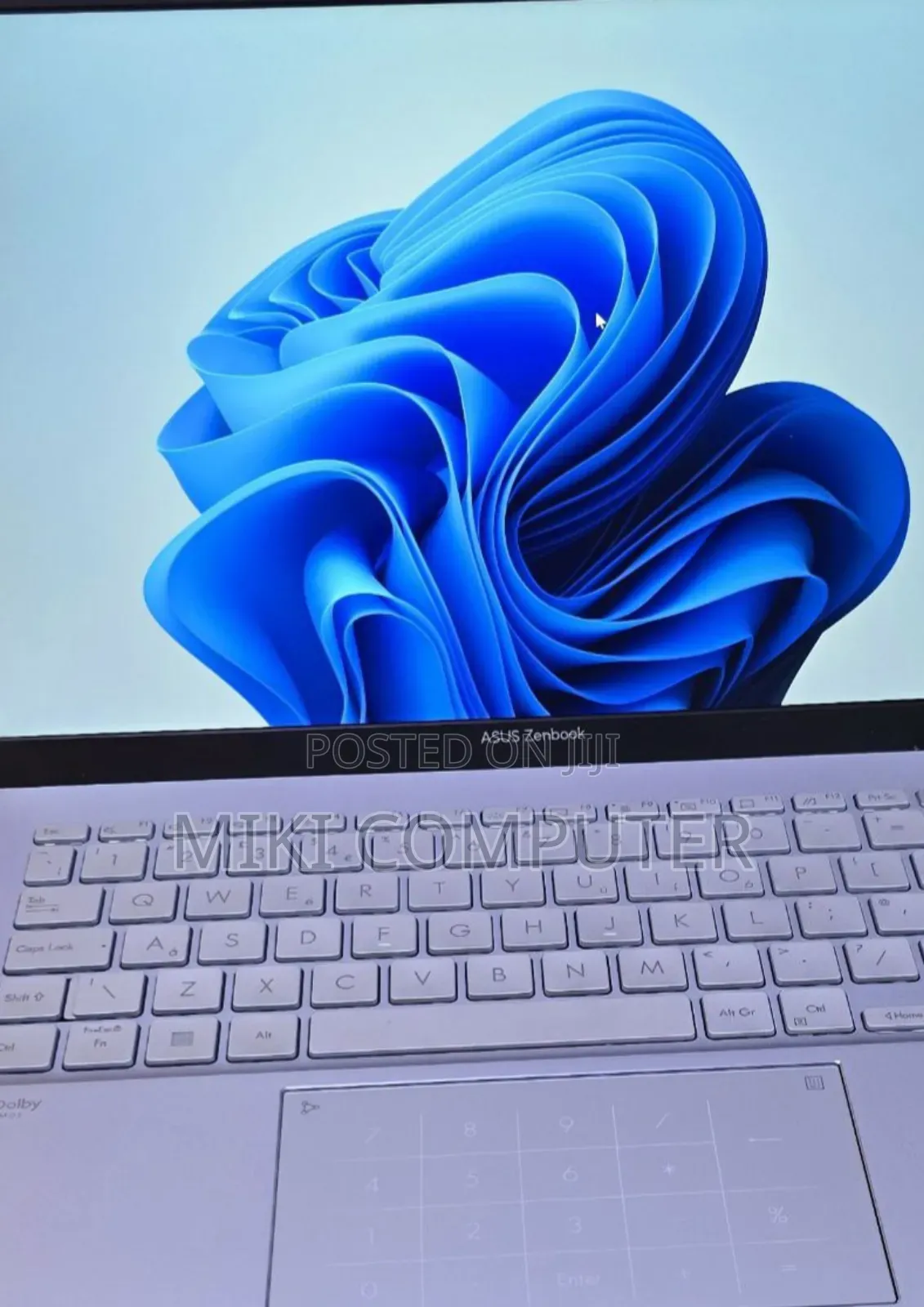 New Laptop Asus ZenBook UX330UA 16GB Intel Core I7 SSD 512GB