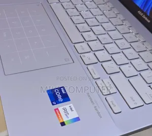 New Laptop Asus ZenBook UX330UA 16GB Intel Core I7 SSD 512GB