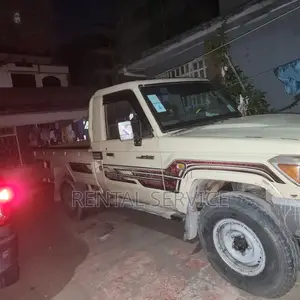 Toyota Land Cruiser 2012 White