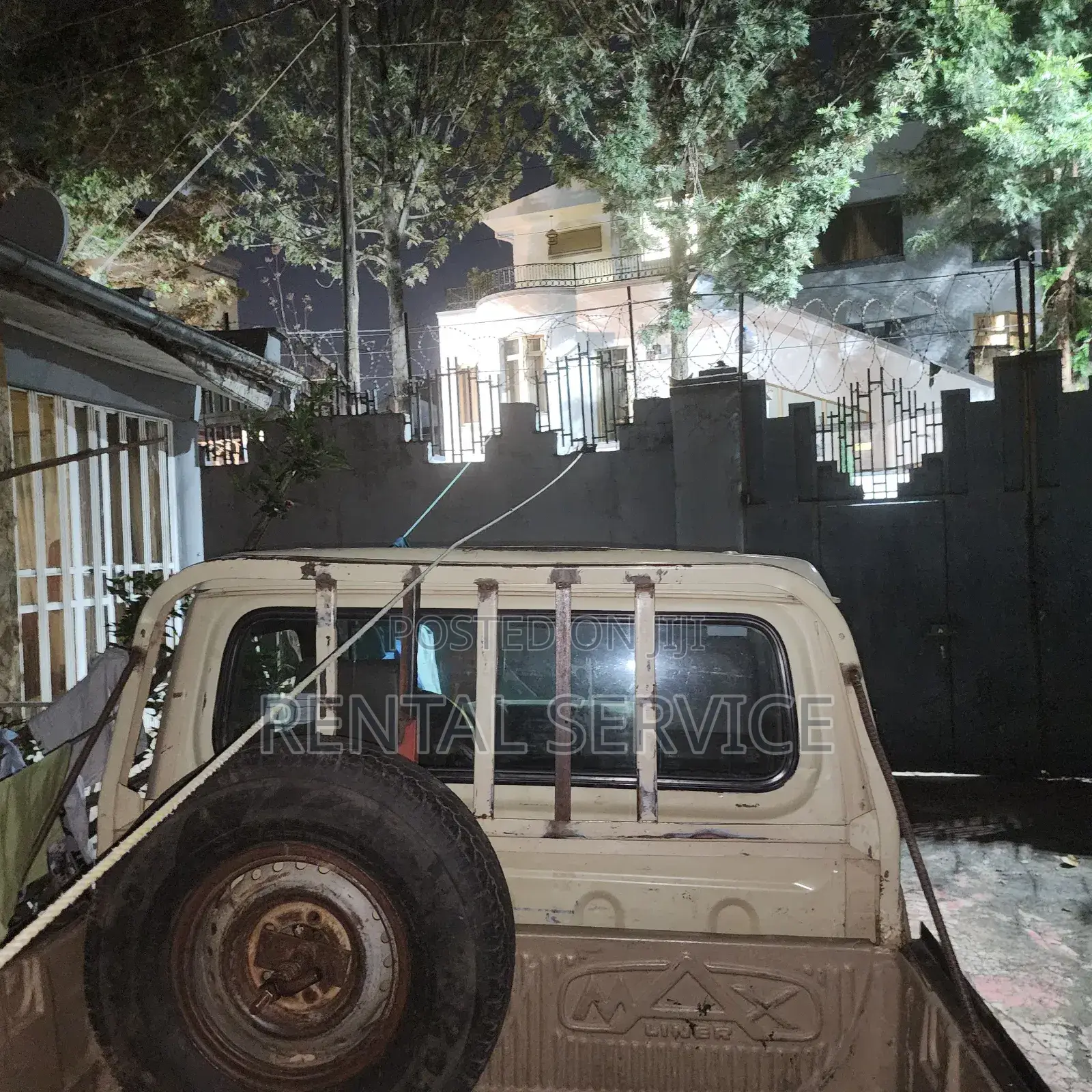 Toyota Land Cruiser 2012 White