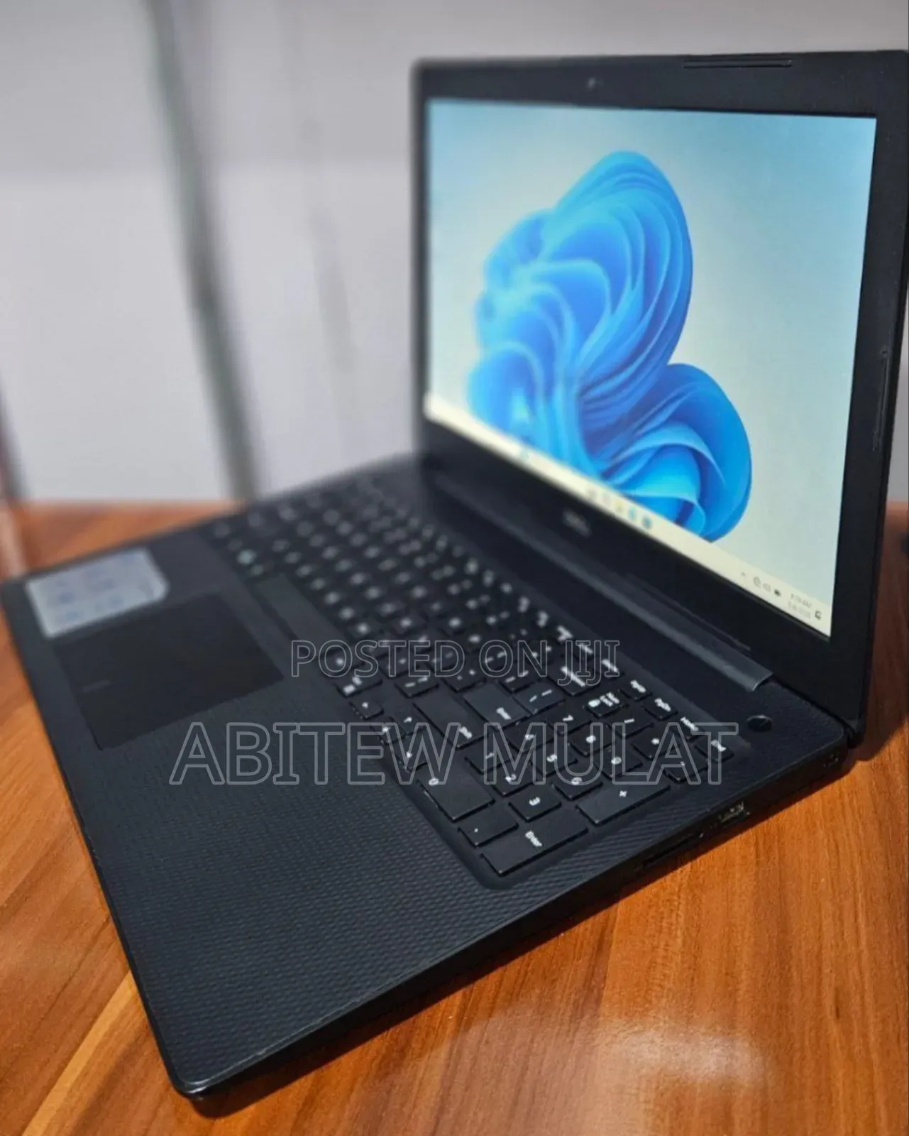 New Laptop Dell Inspiron 15 8GB Intel Core I5 HDD 1T