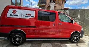 Toyota HiAce 2008 Red