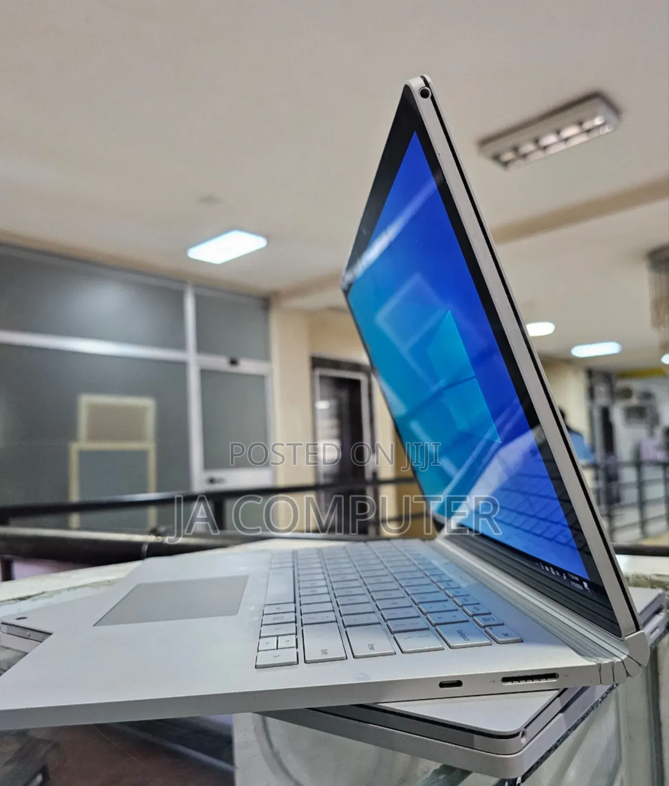 New Laptop Microsoft Surface Book 3 16GB Intel Core I7 SSD 256GB