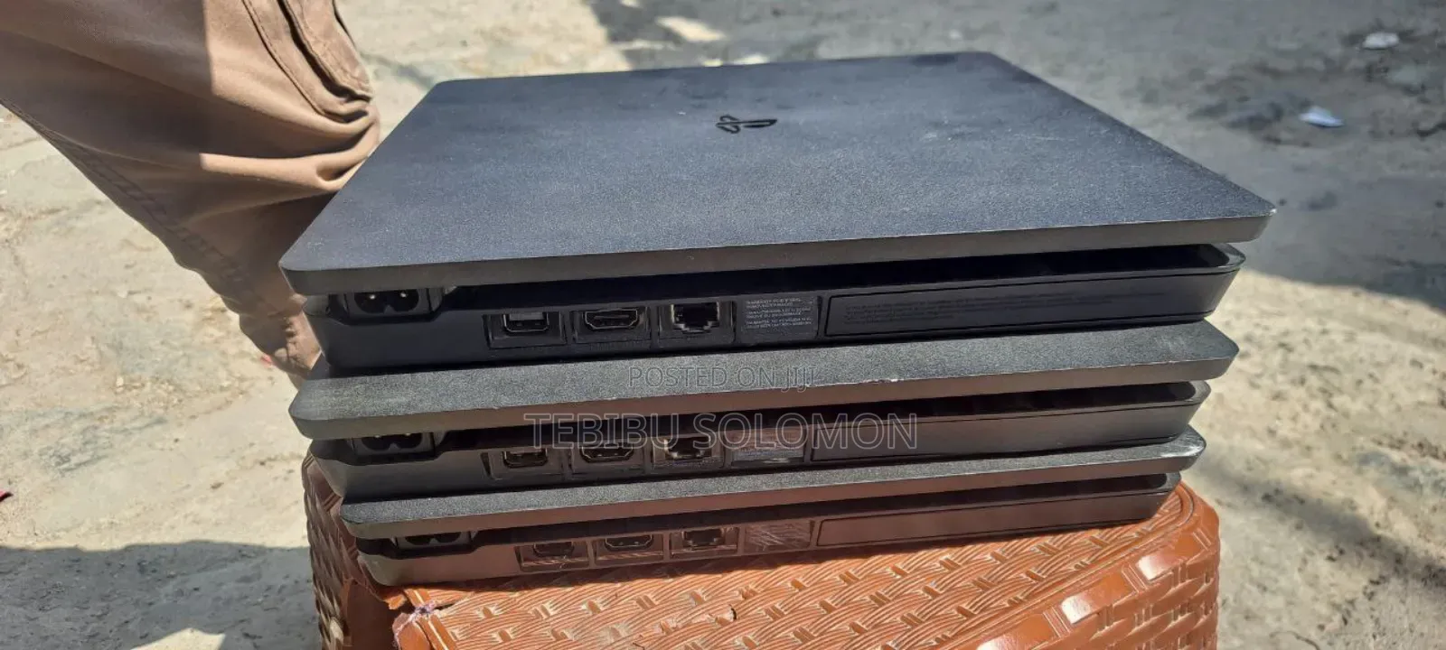 Ps4 Slim With + 1 Joystick