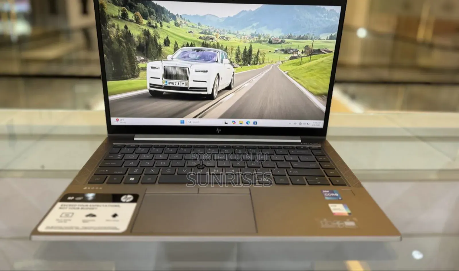 New Laptop HP Dragonfly G4 16GB Intel Core I7 SSD 512GB