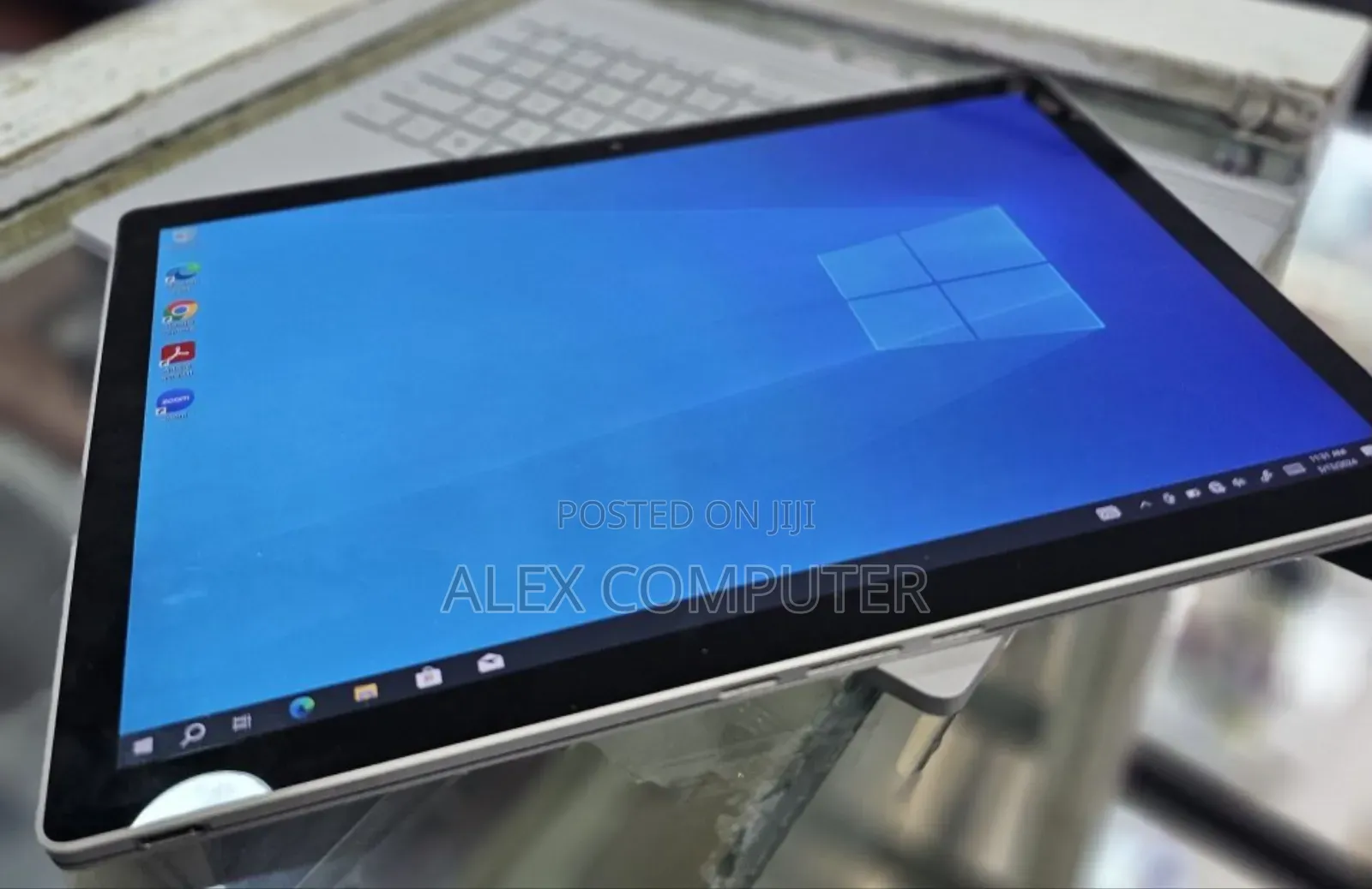 New Laptop Microsoft Surface Book 2 16GB Intel Core I7 SSD 256GB