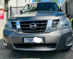 Photo - Nissan Patrol 2017 Beige