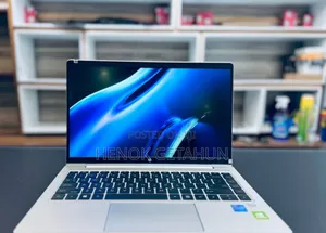 New Laptop HP ZBook Studio 16GB Intel Core I7 SSD 512GB