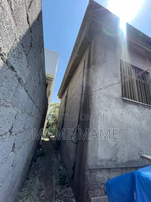 3bdrm Villa in Addis Abeba, Kolfe Keranio for sale