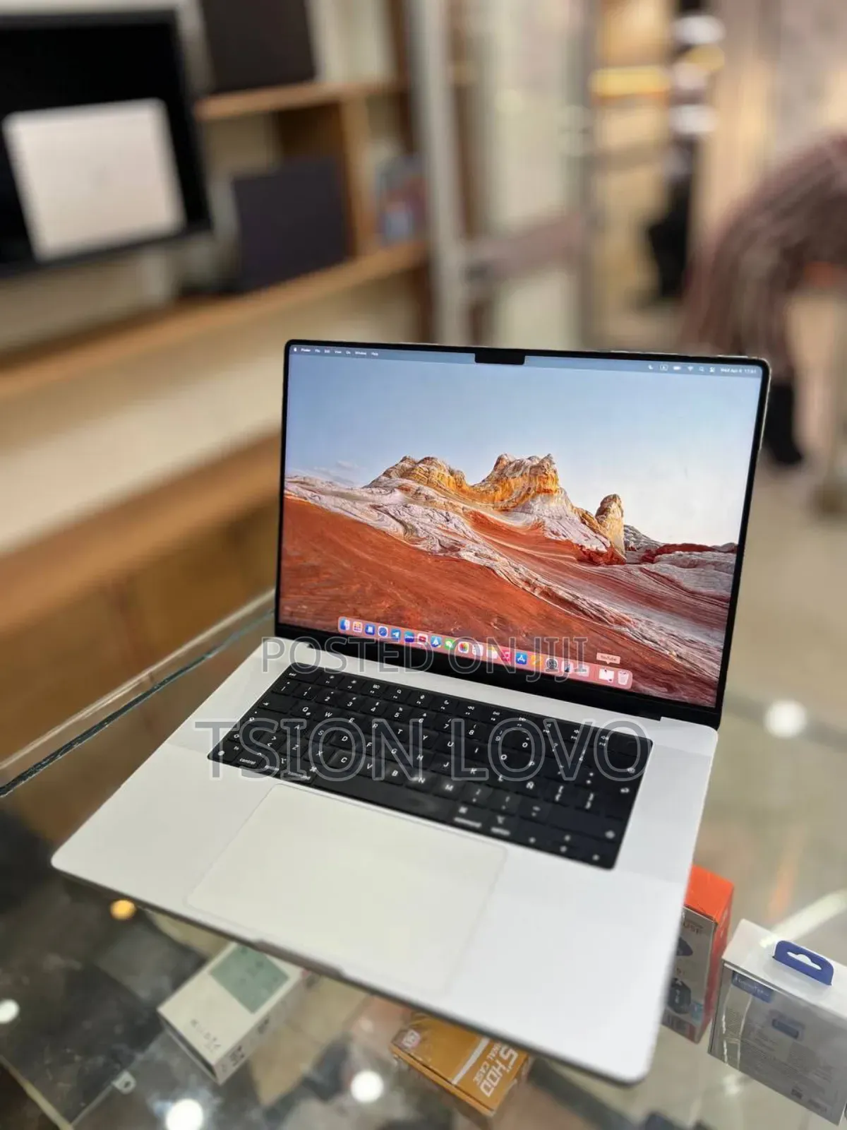 New Laptop Apple MacBook Pro M1 16GB Apple M1 Pro SSD 512GB